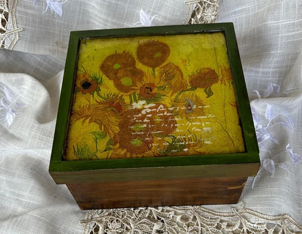 Cajas de madera pintadas a mano Sarisa: cofres y joyeros artesanales