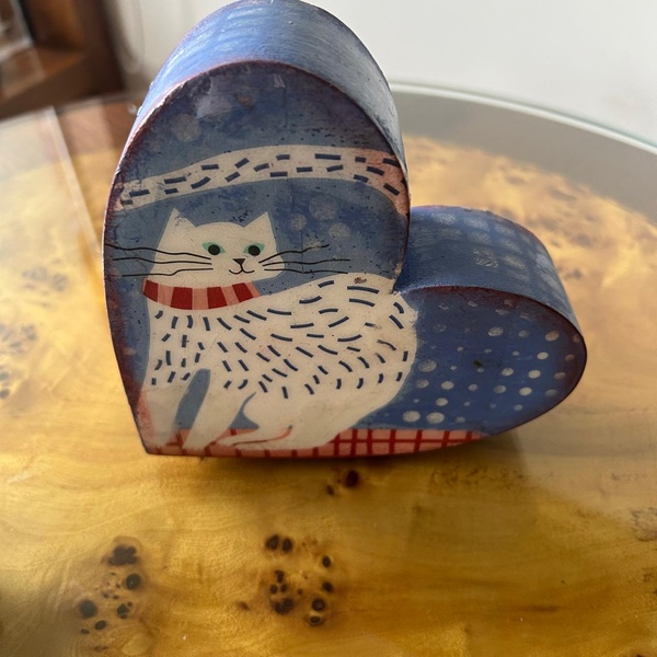 Corazón gato blanco